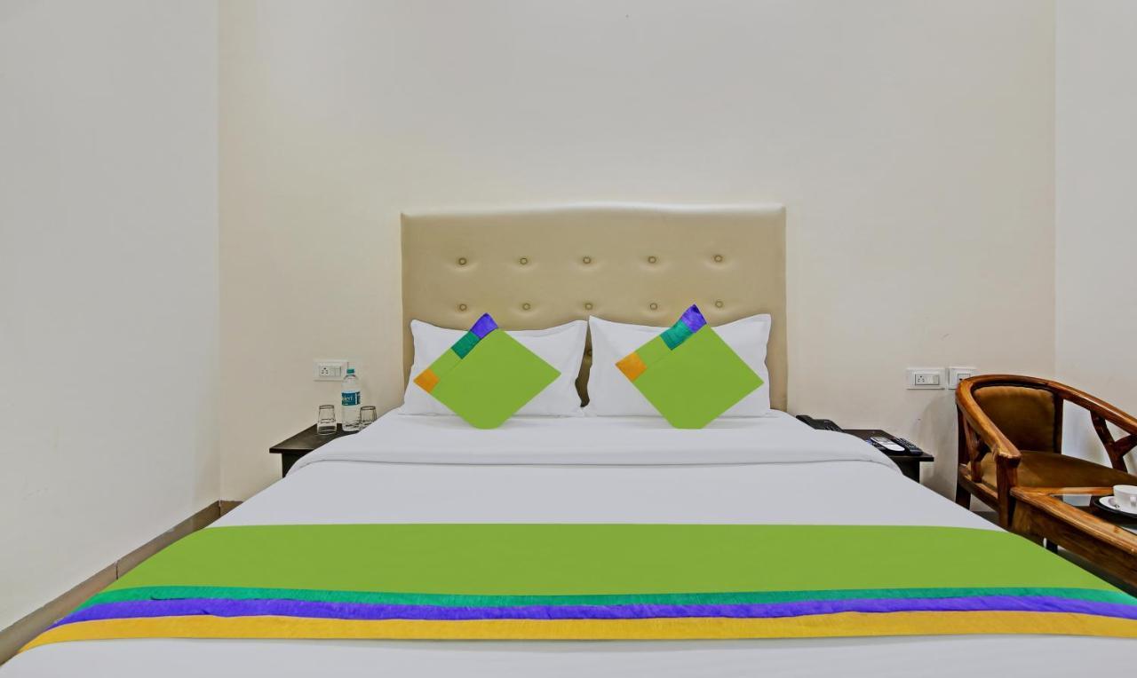 Treebo Royal Empire Adarsh Nagar, Chandigarh Hotel Kültér fotó