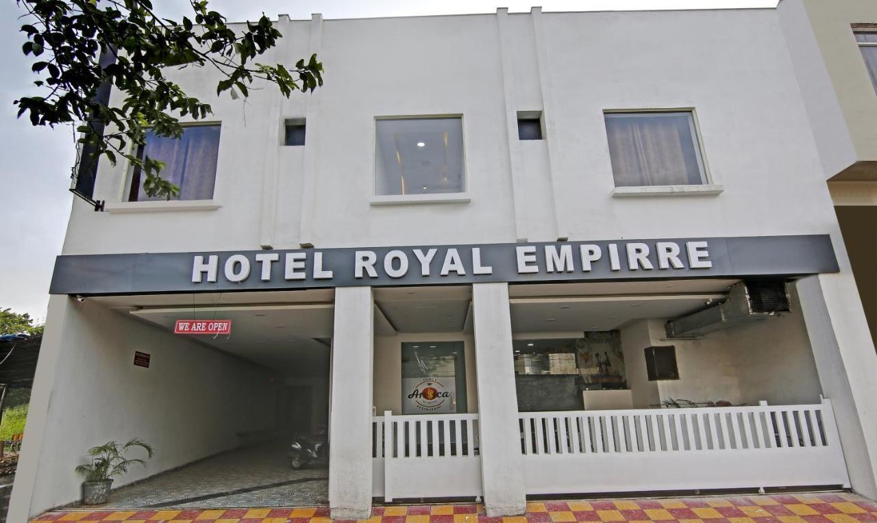 Treebo Royal Empire Adarsh Nagar, Chandigarh Hotel Kültér fotó