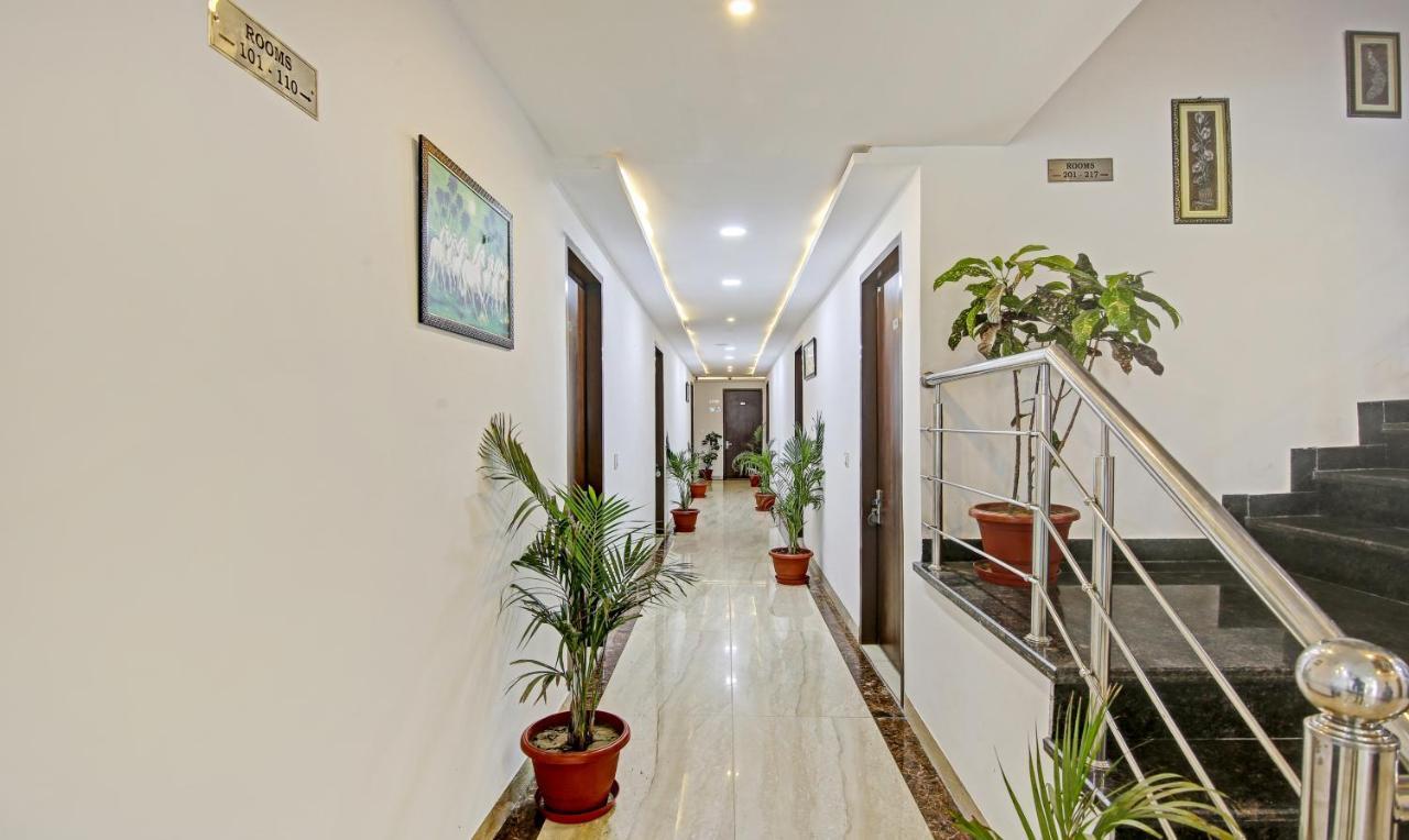 Treebo Royal Empire Adarsh Nagar, Chandigarh Hotel Kültér fotó